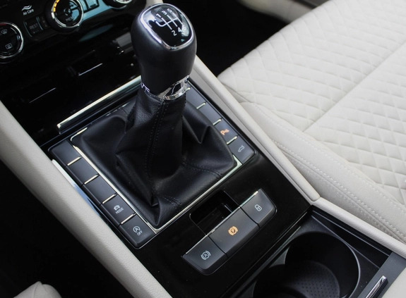 Skoda Superb cena 87900 przebieg: 113069, rok produkcji 2017 z Byczyna małe 529